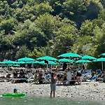 Villa\'S Gio Shala River