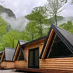 Villa\'S Gio Shala River